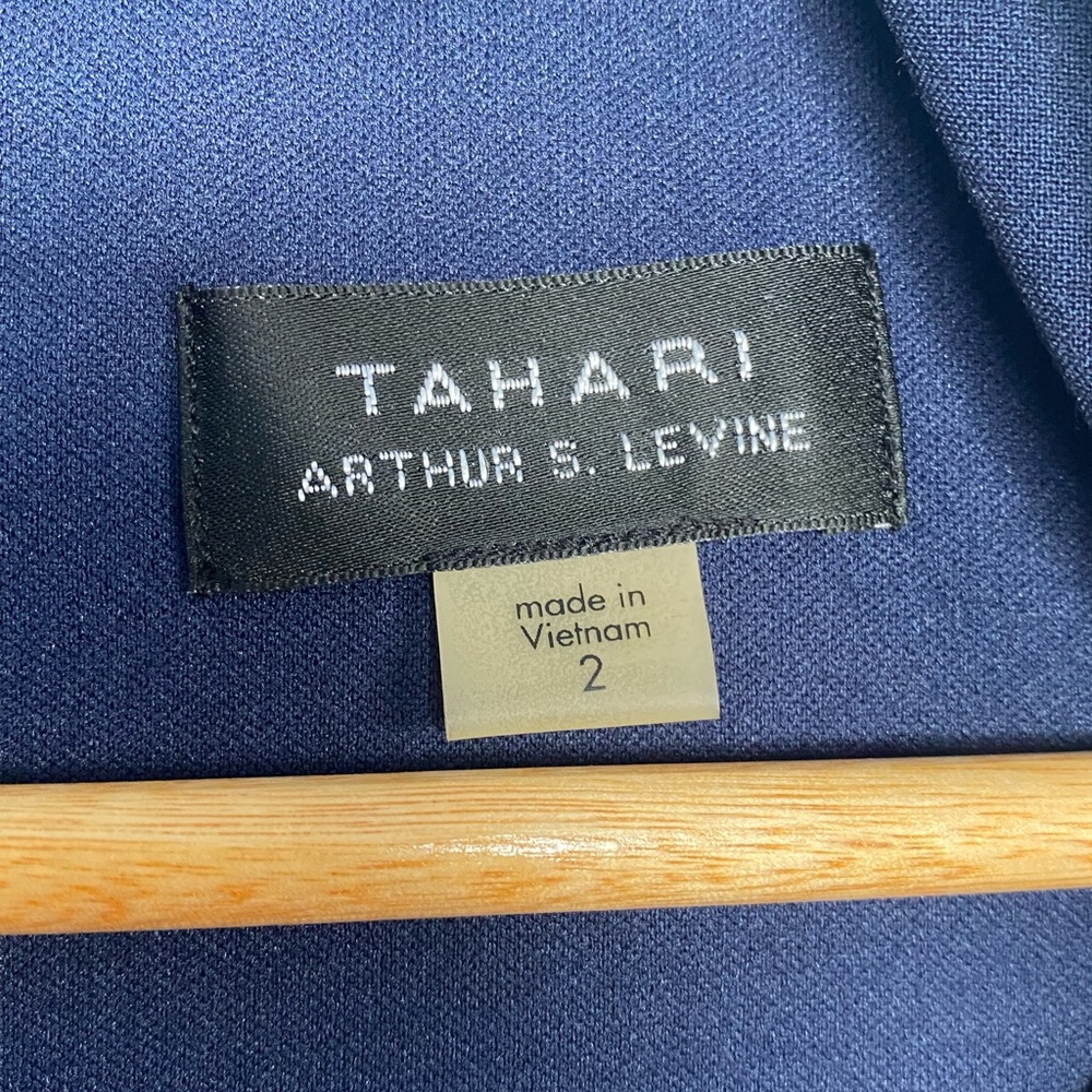 NWT! Tahari Adam S. Levine Navy V-Nevk Notch Midi Dress! Elbow Sleeves! Size 2! - Picture 4 of 7